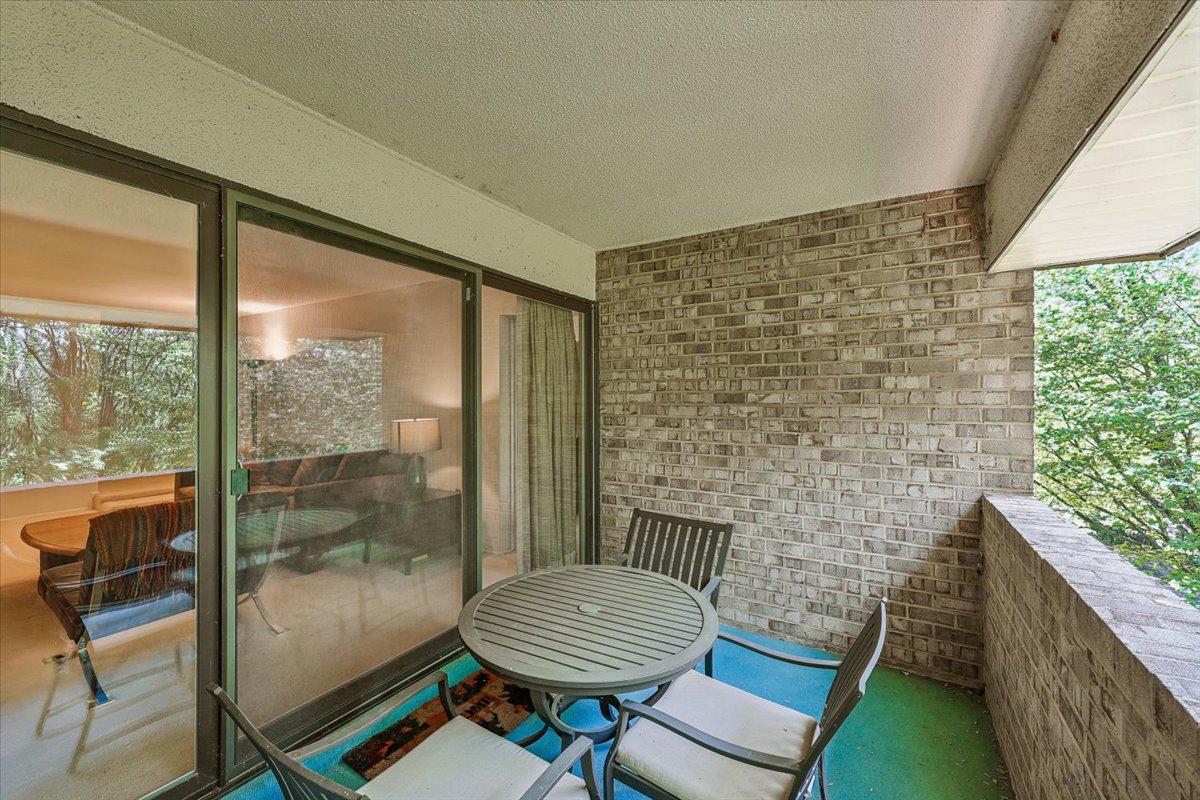 401 CHRISTOPHER AVENUE 33