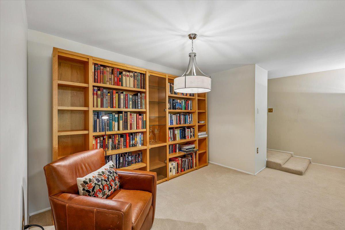 401 CHRISTOPHER AVENUE 33