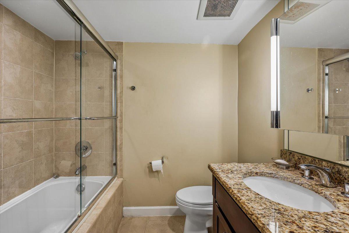 401 CHRISTOPHER AVENUE 33