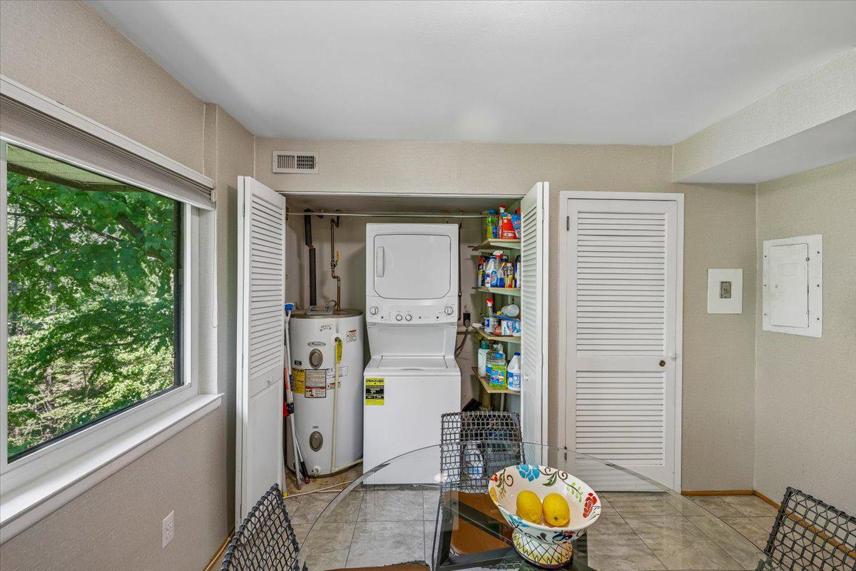401 CHRISTOPHER AVENUE 33
