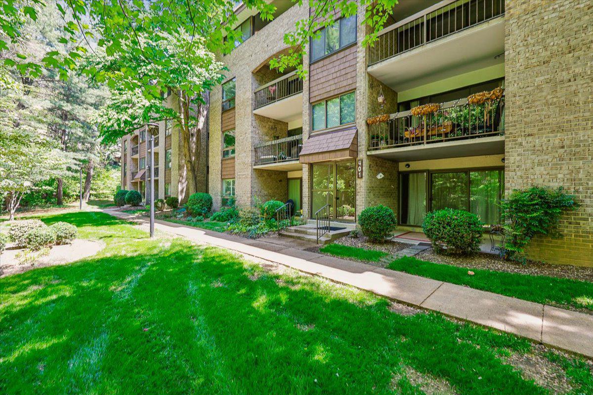 401 CHRISTOPHER AVENUE 33