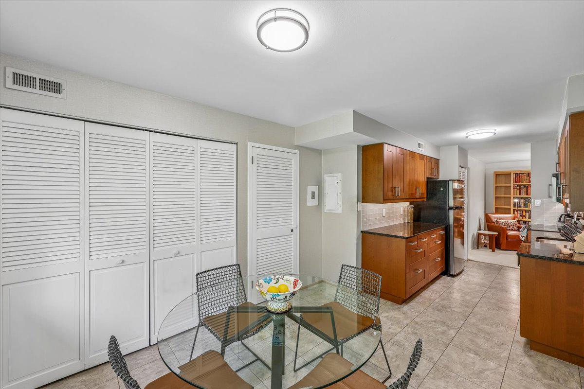 401 CHRISTOPHER AVENUE 33