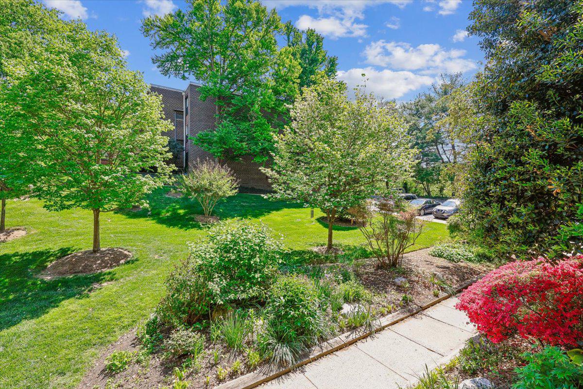 401 CHRISTOPHER AVENUE 33