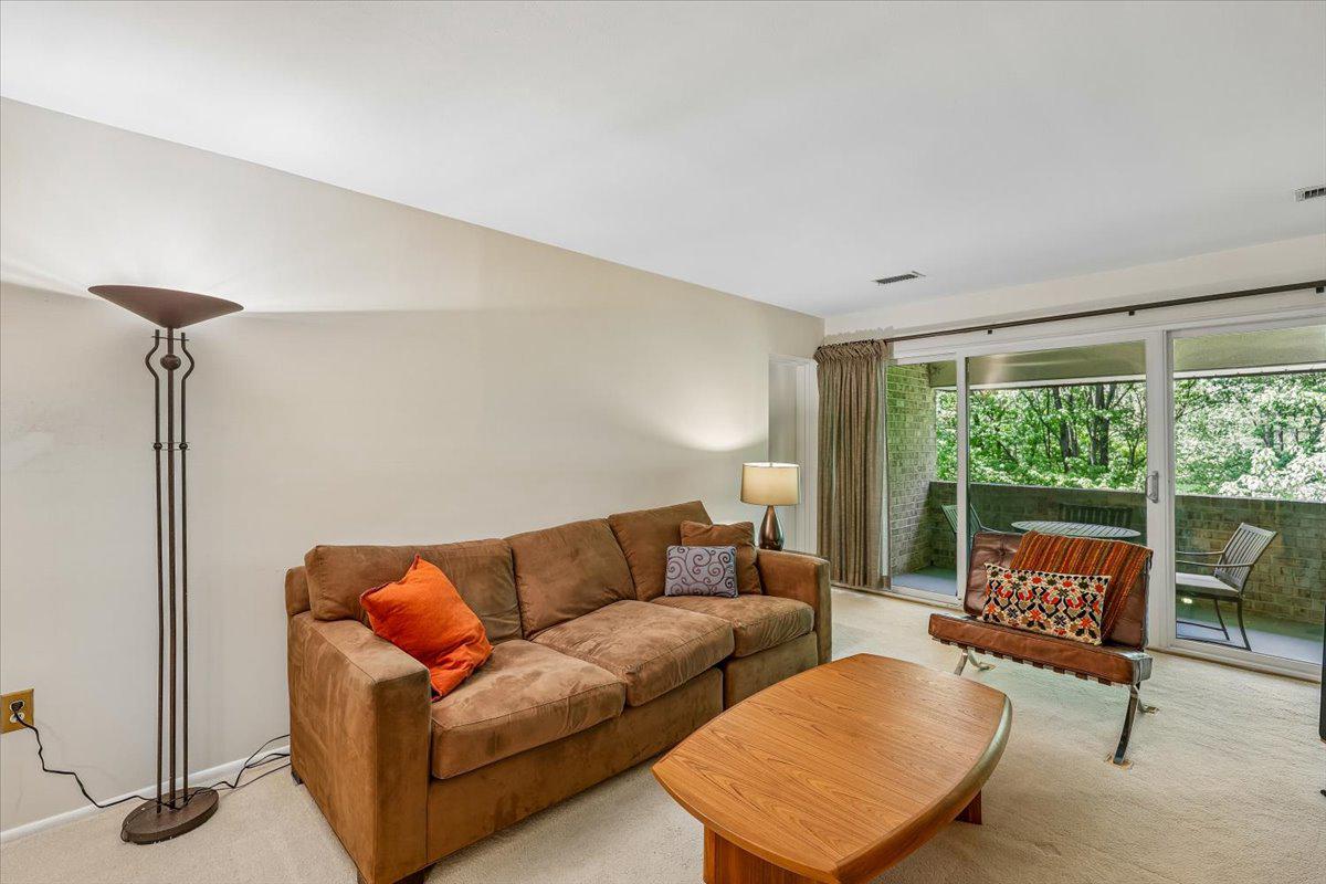 401 CHRISTOPHER AVENUE 33