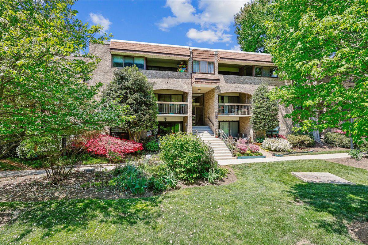 401 CHRISTOPHER AVENUE 33
