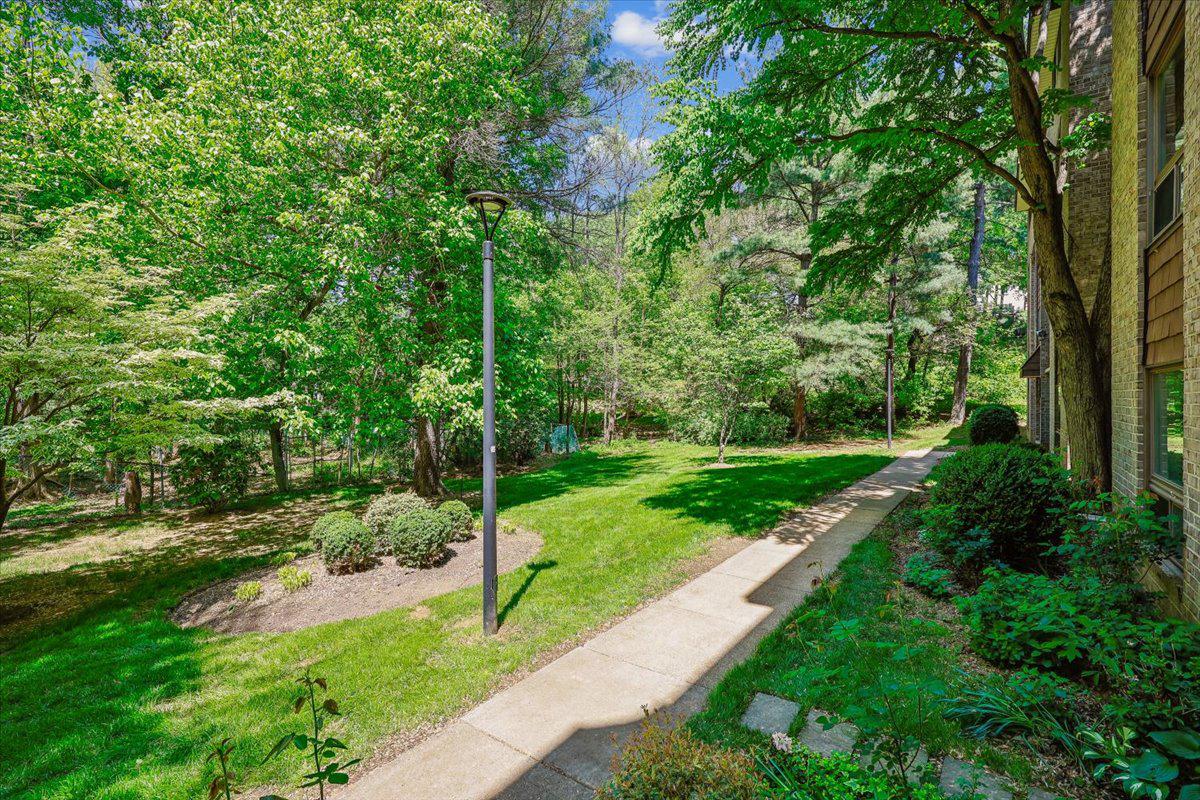 401 CHRISTOPHER AVENUE 33