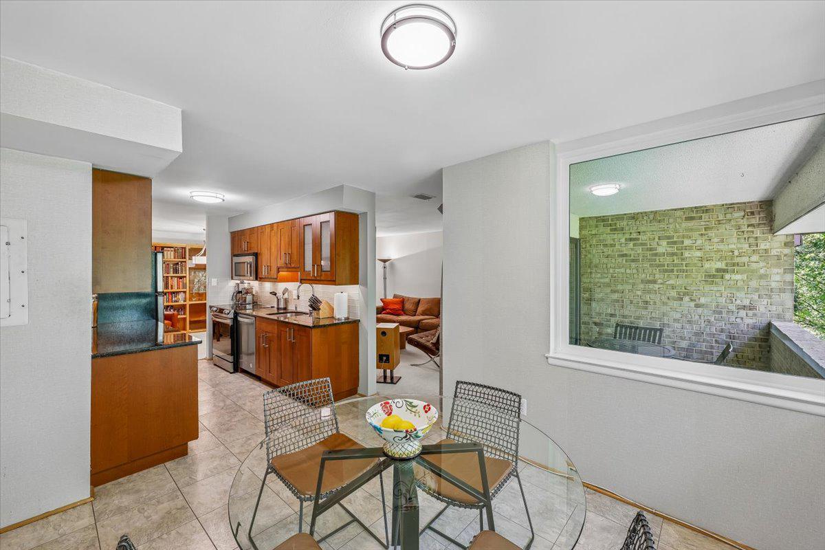 401 CHRISTOPHER AVENUE 33