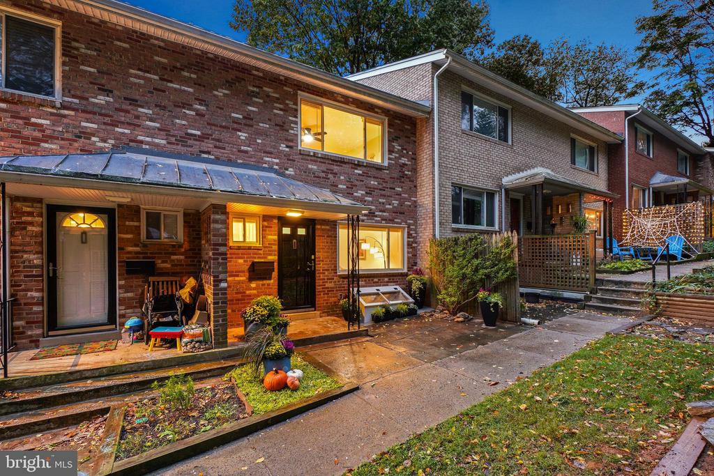 652 KENNEBEC AVENUE Unit: 2
