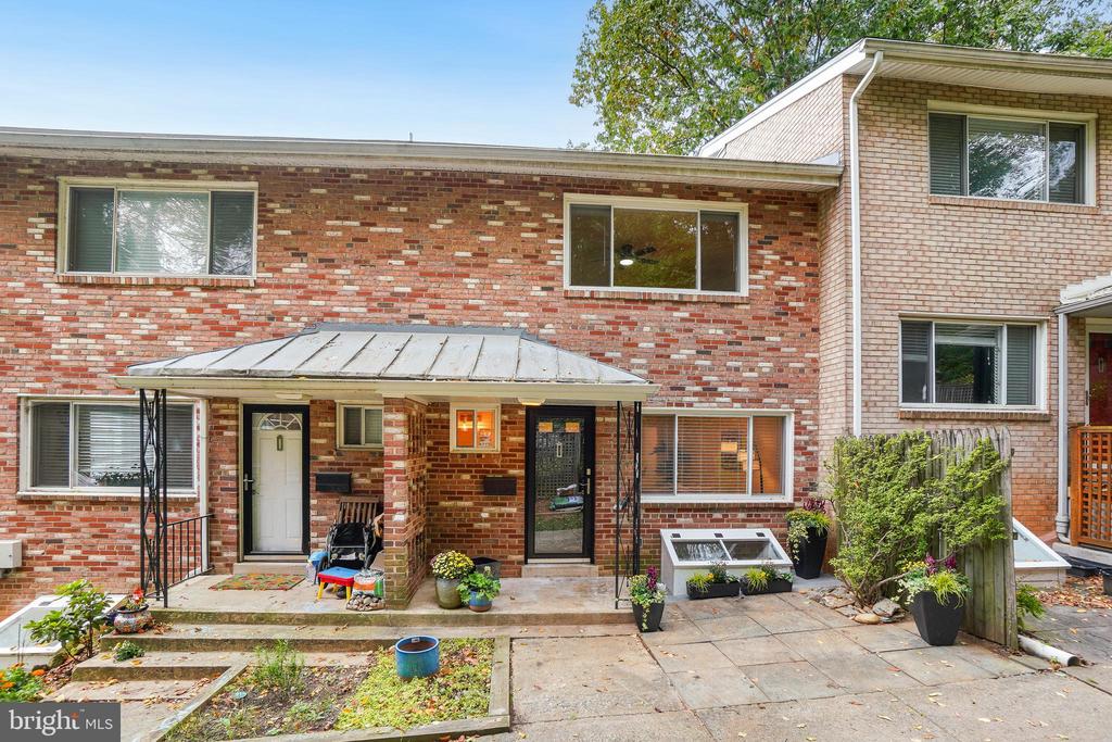 652 KENNEBEC AVENUE Unit: 2