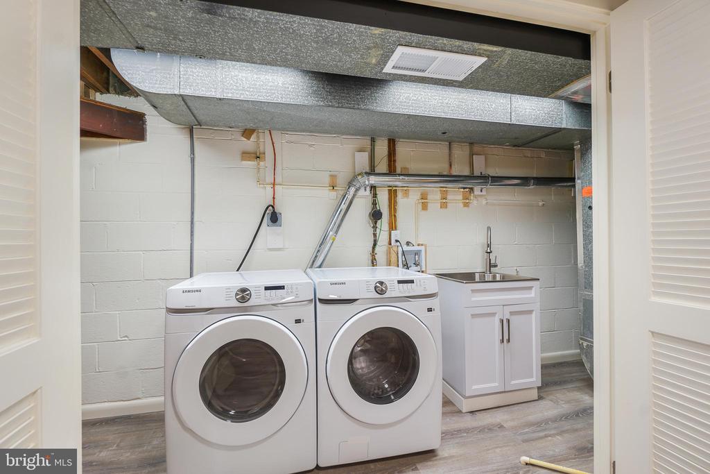 652 KENNEBEC AVENUE Unit: 2