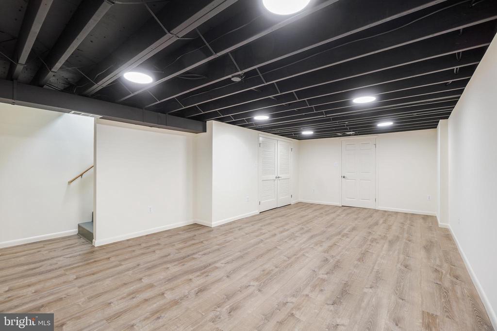 652 KENNEBEC AVENUE Unit: 2