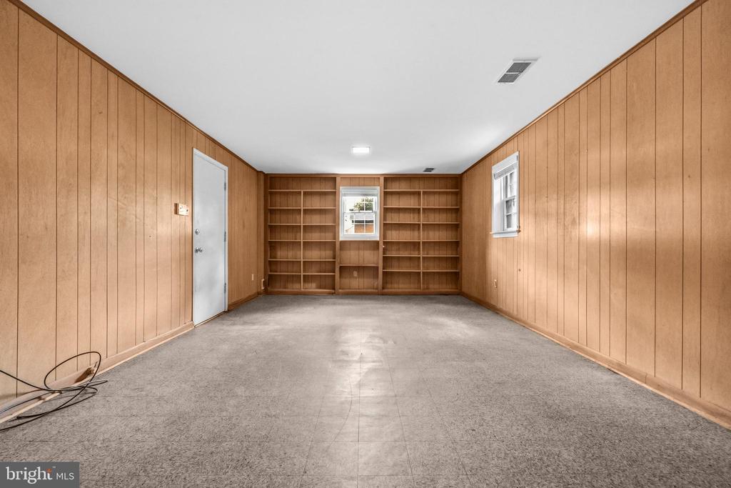 5605 ALTA VISTA ROAD