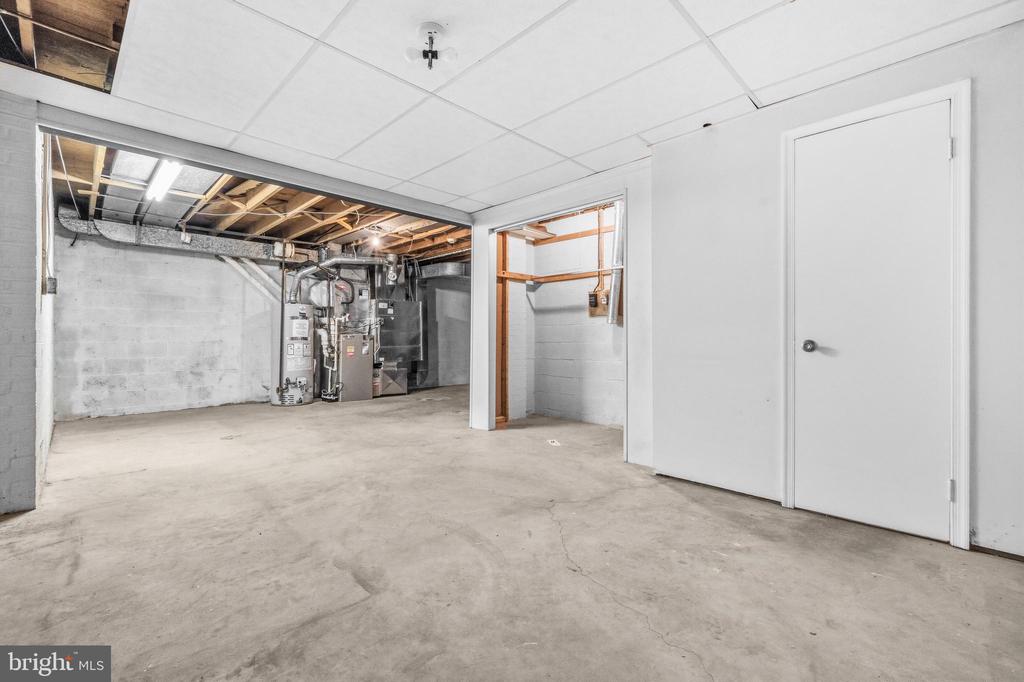 5605 ALTA VISTA ROAD
