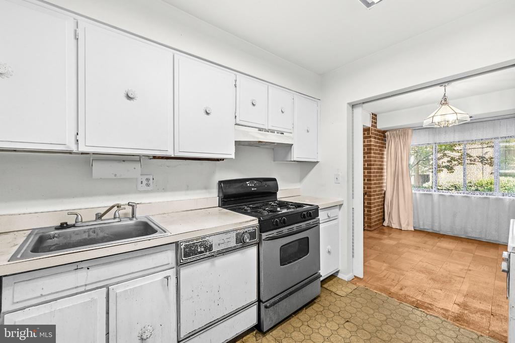 2103 WALSH VIEW TERRACE Unit: 102