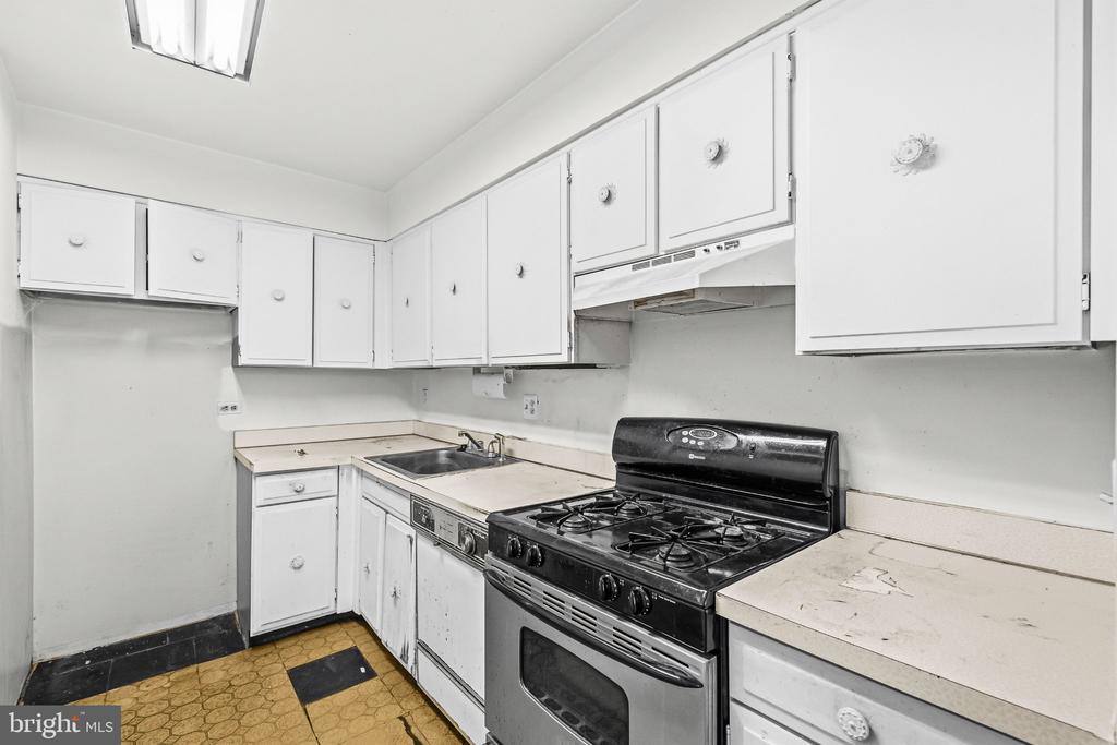 2103 WALSH VIEW TERRACE Unit: 102