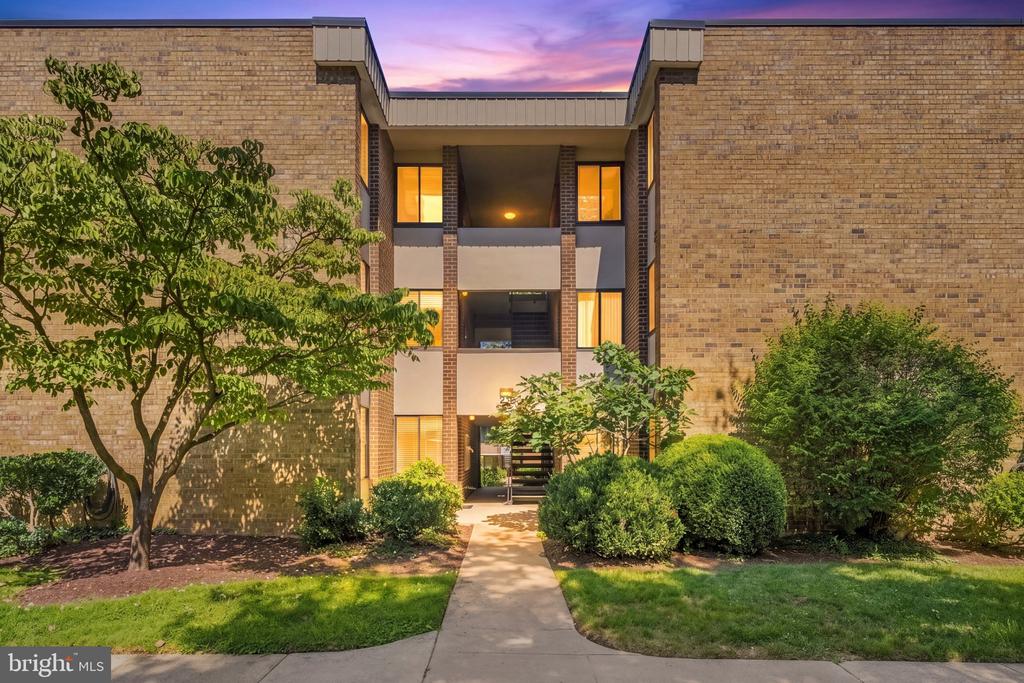 2103 WALSH VIEW TERRACE Unit: 102