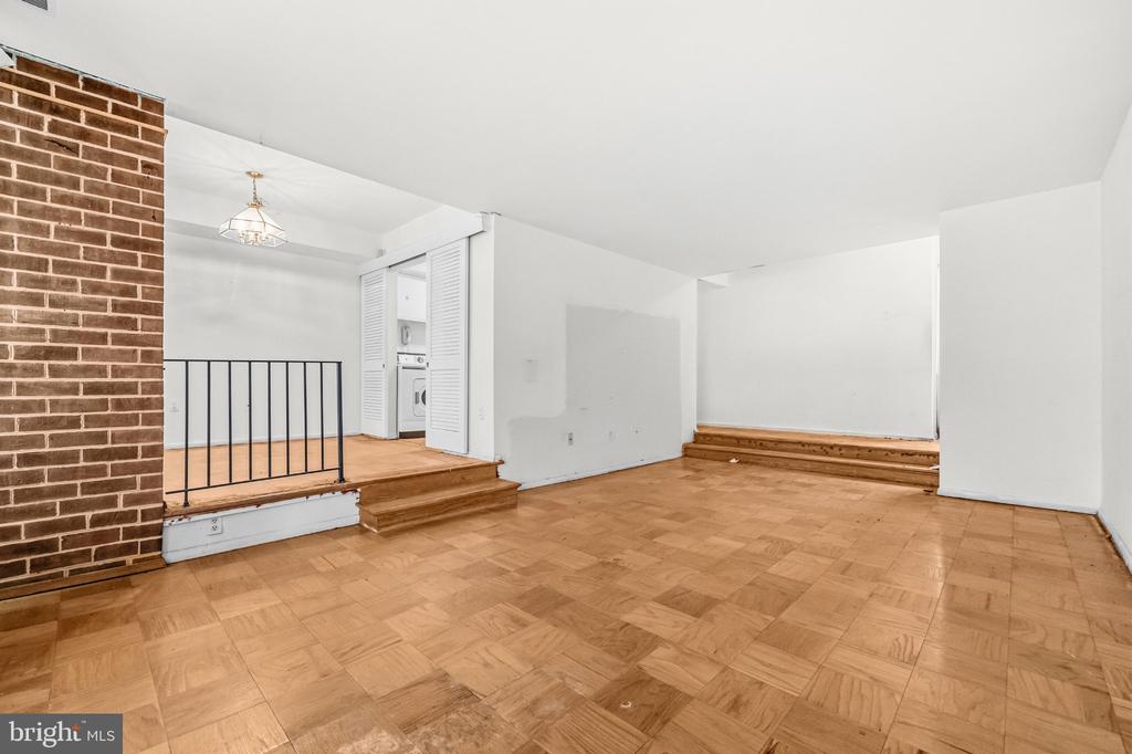 2103 WALSH VIEW TERRACE Unit: 102