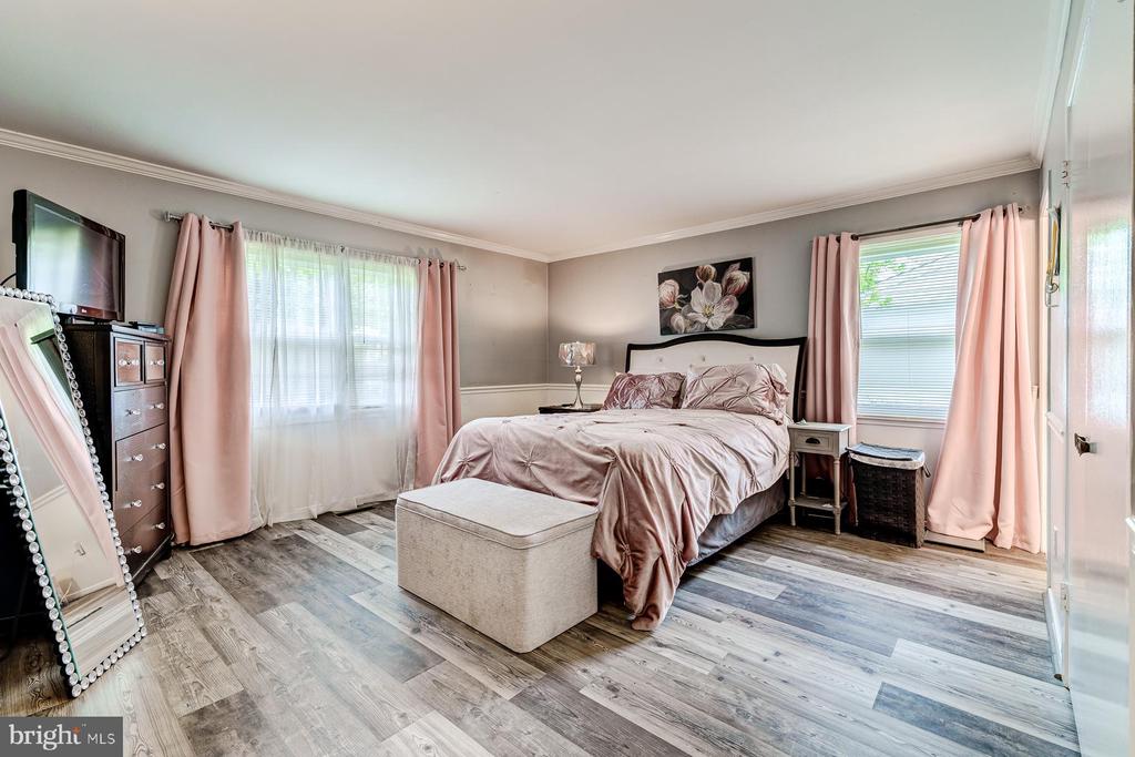 12303 Stafford Ln