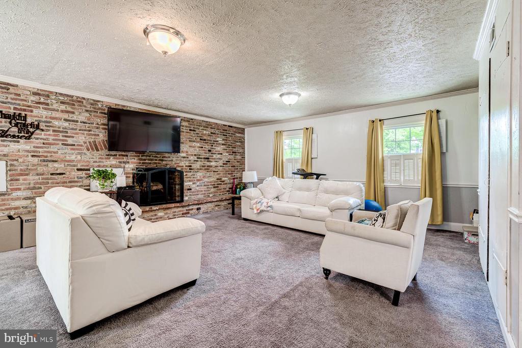 12303 Stafford Ln