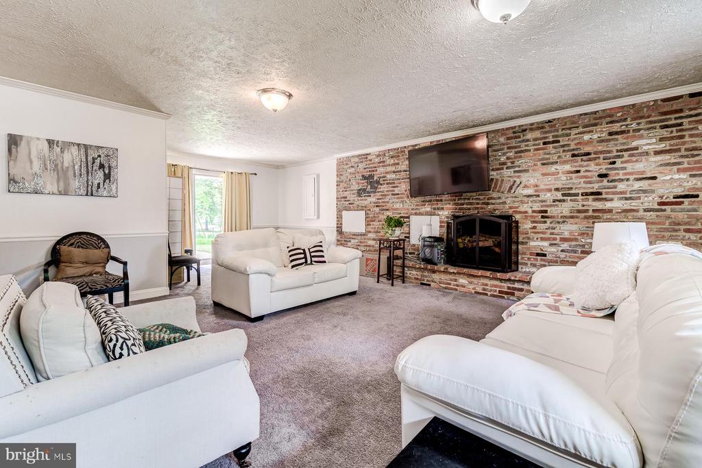 12303 Stafford Ln