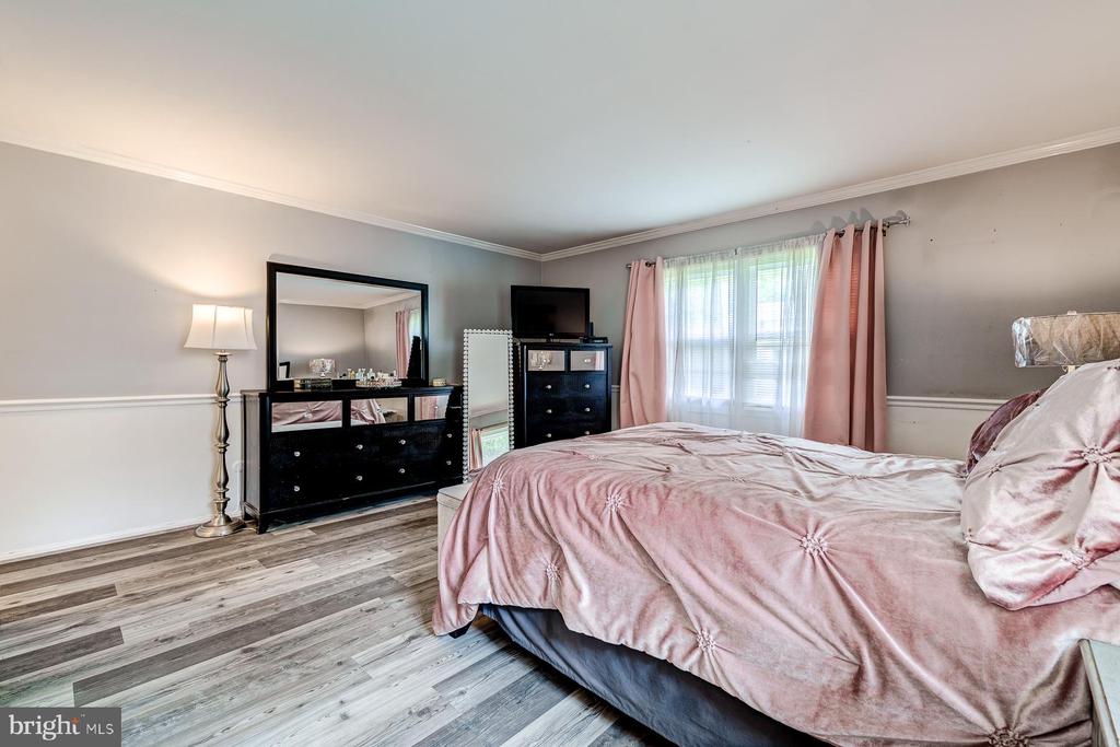 12303 Stafford Ln