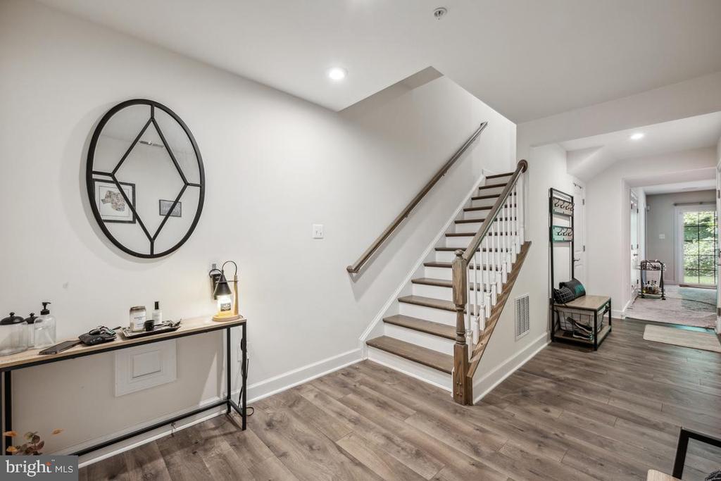 9115 FOX STREAM WAY