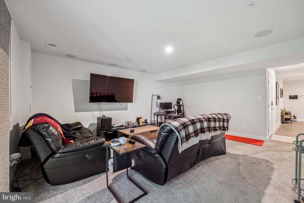 9115 FOX STREAM WAY