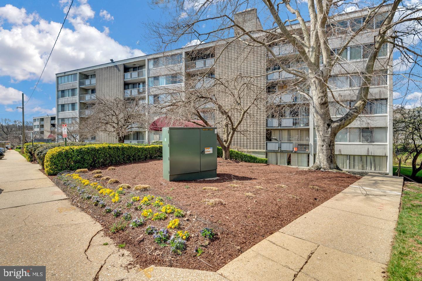 1828 METZEROTT RD #306