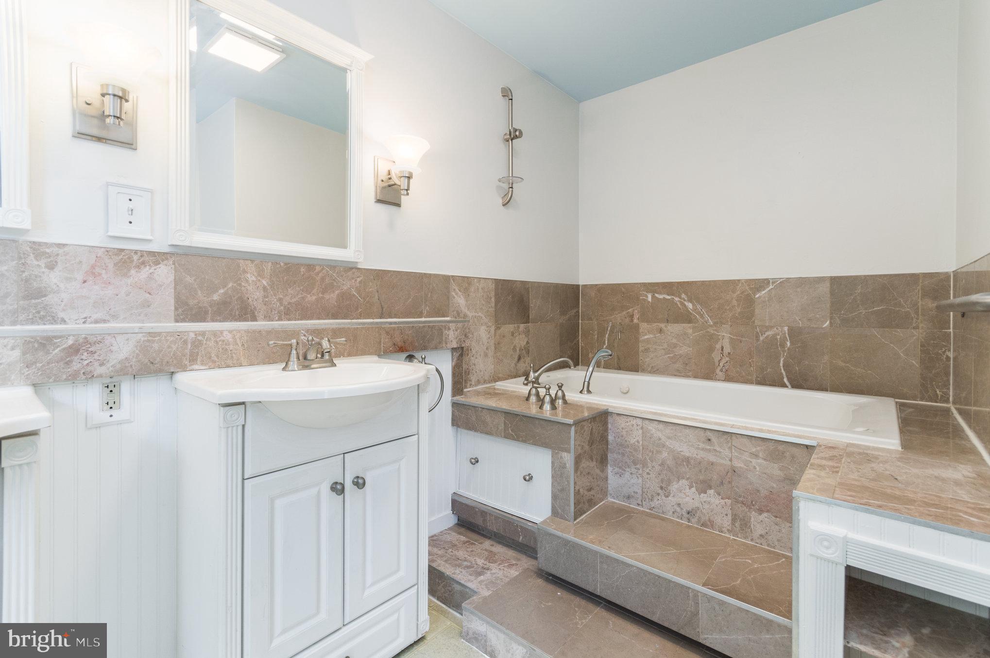 8710 W Fort Foote Ter