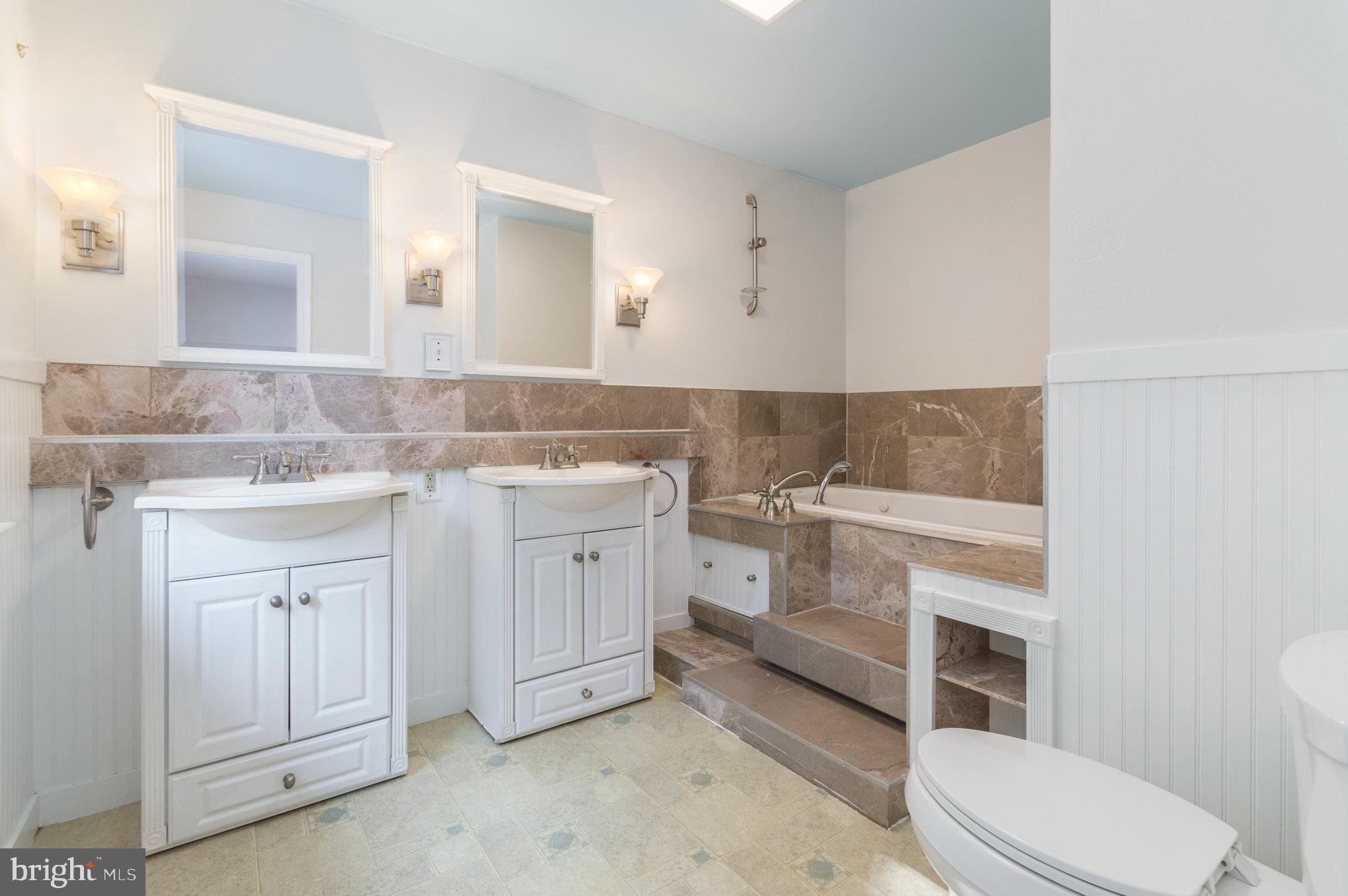 8710 W Fort Foote Ter