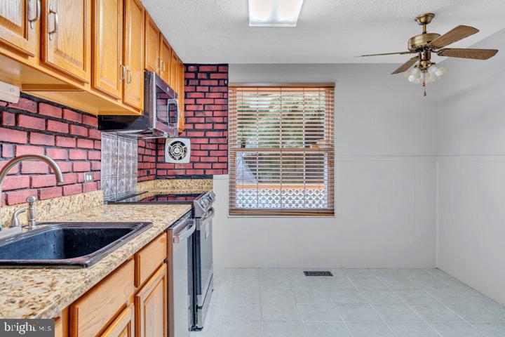 400 Pritchard Ln