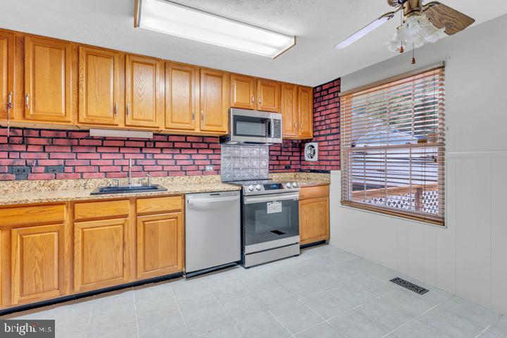 400 Pritchard Ln