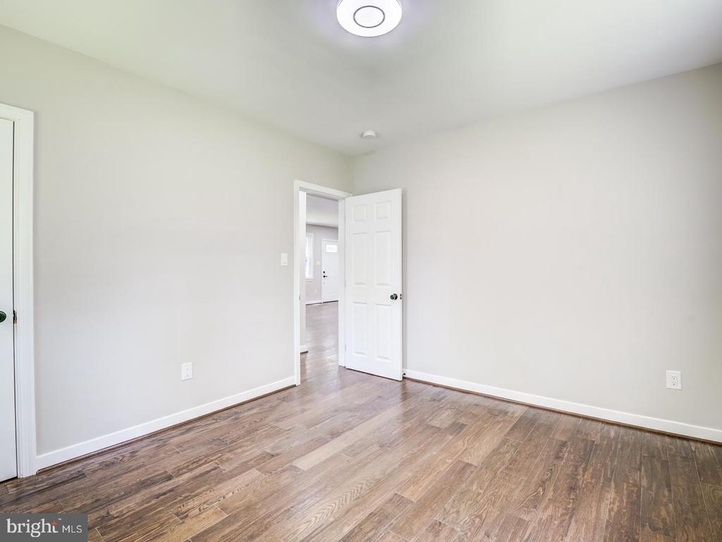 4804 HENDERSON ROAD