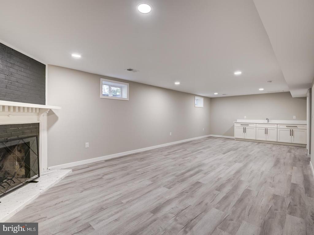 4804 HENDERSON ROAD