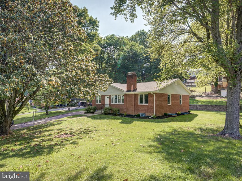 4804 HENDERSON ROAD
