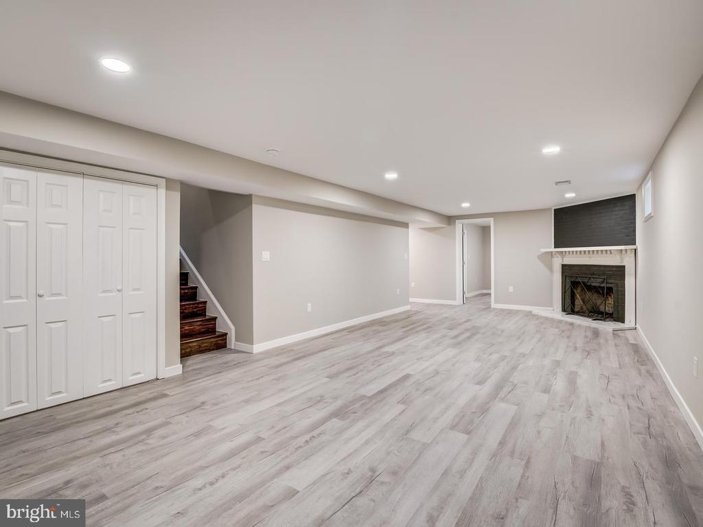 4804 HENDERSON ROAD