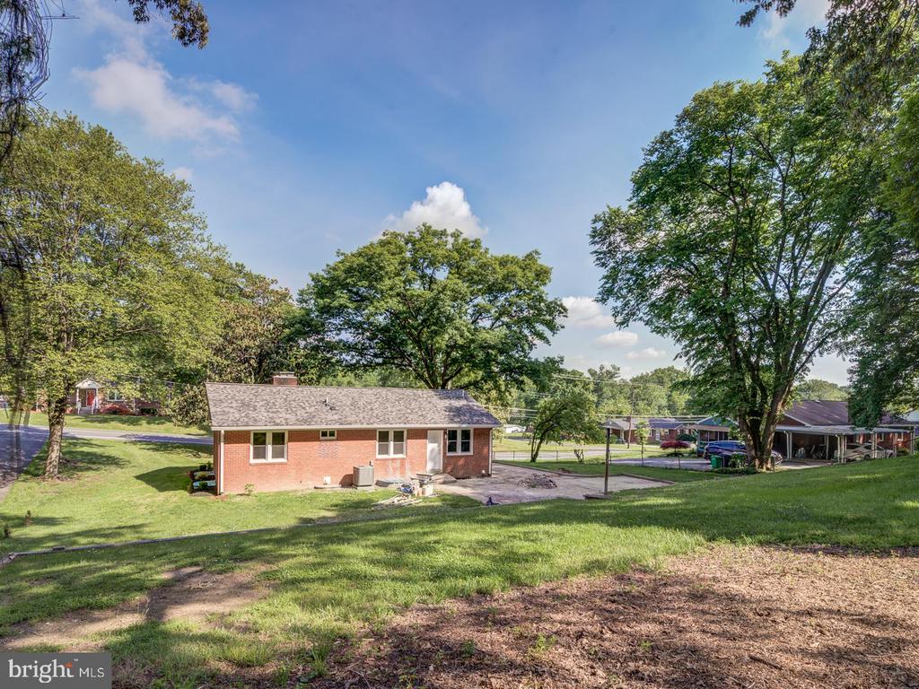 4804 HENDERSON ROAD