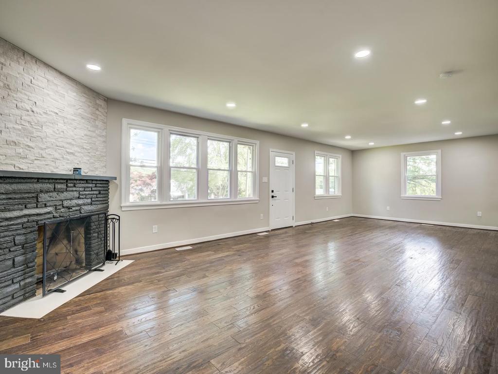 4804 HENDERSON ROAD