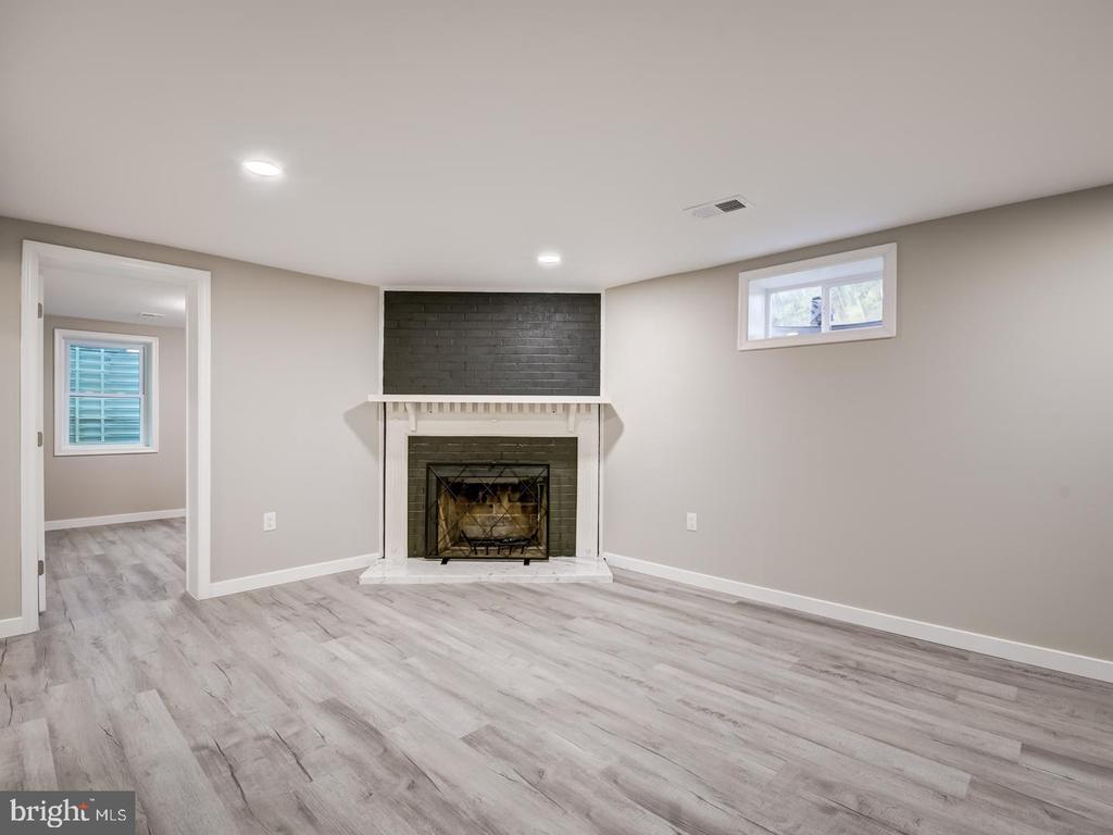 4804 HENDERSON ROAD