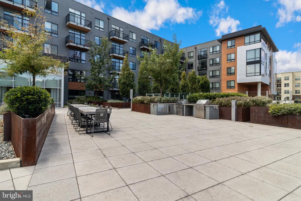 145 RIVERHAVEN DRIVE Unit: 205