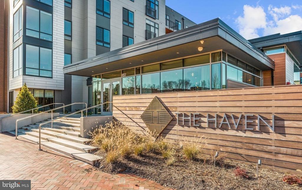 145 RIVERHAVEN DRIVE Unit: 205