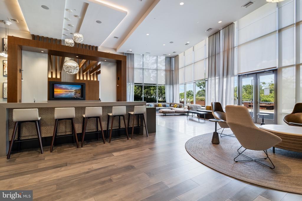 145 RIVERHAVEN DRIVE Unit: 205