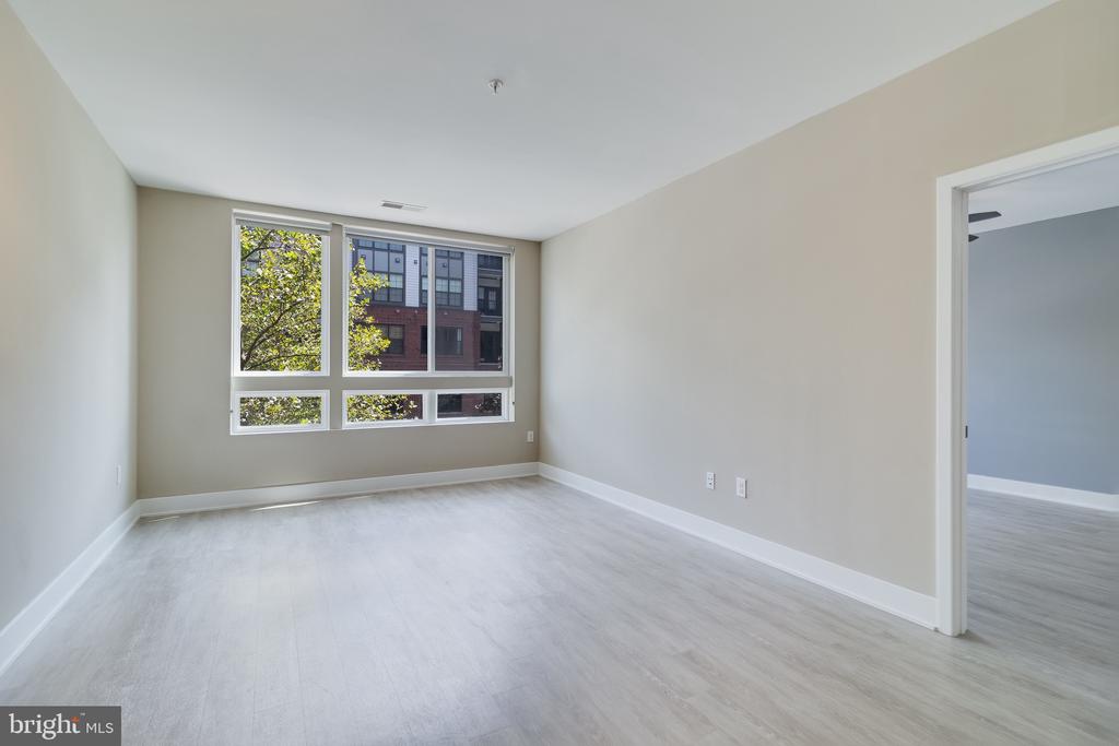 145 RIVERHAVEN DRIVE Unit: 205