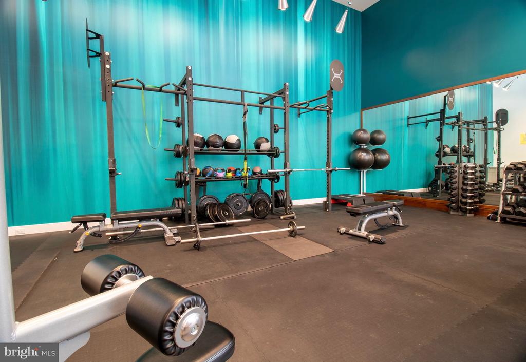 145 RIVERHAVEN DRIVE Unit: 205