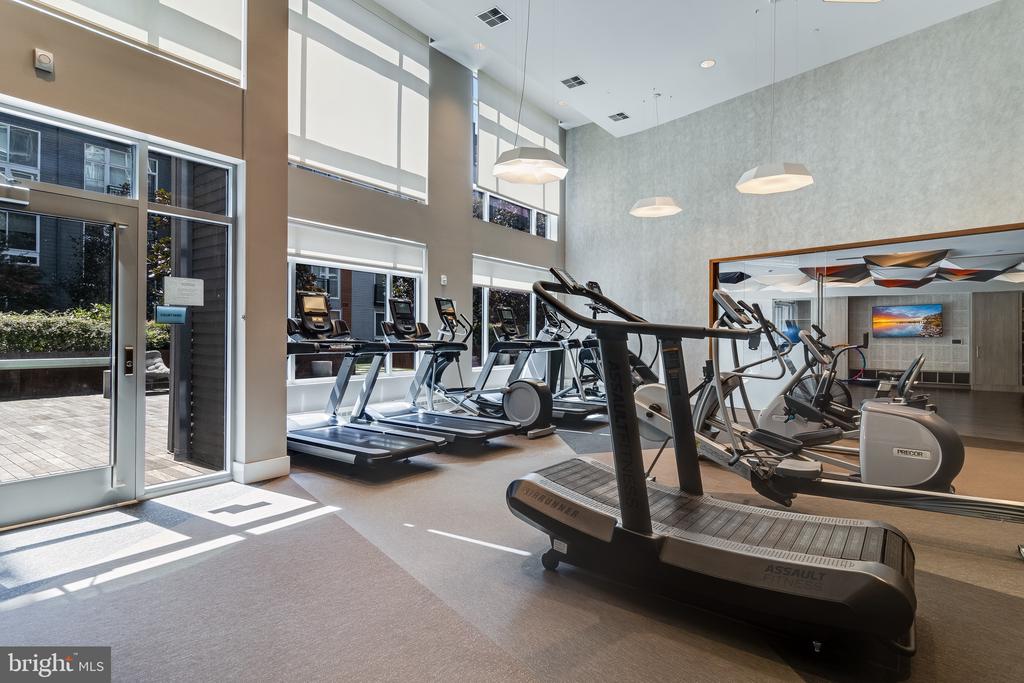 145 RIVERHAVEN DRIVE Unit: 205