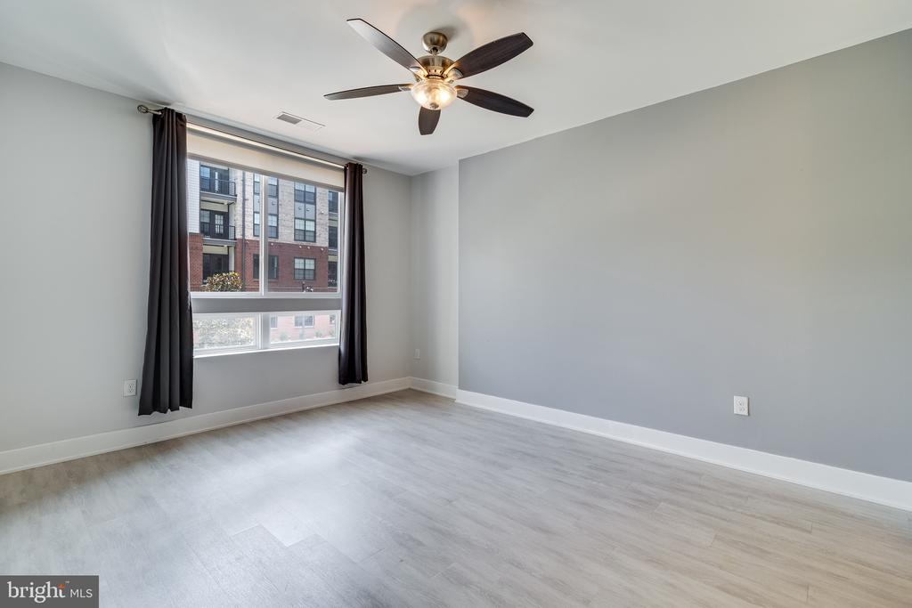 145 RIVERHAVEN DRIVE Unit: 205