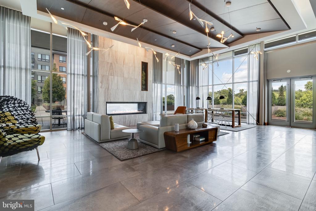 145 RIVERHAVEN DRIVE Unit: 205