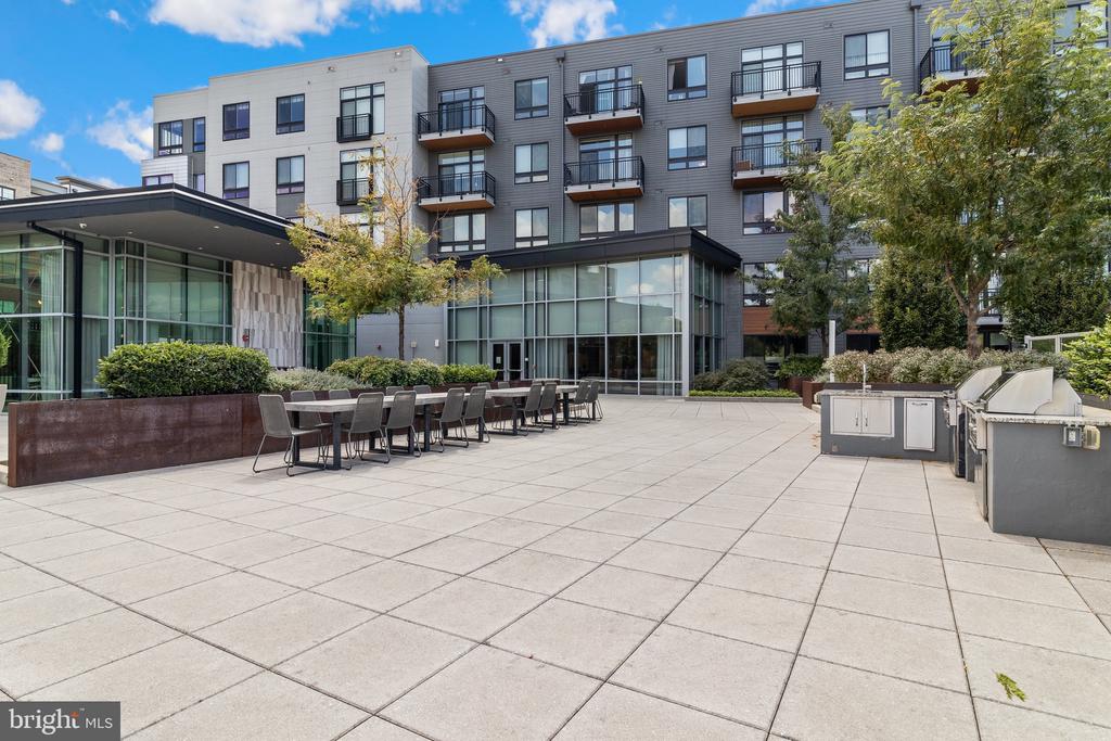 145 RIVERHAVEN DRIVE Unit: 205