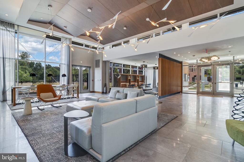 145 RIVERHAVEN DRIVE Unit: 205