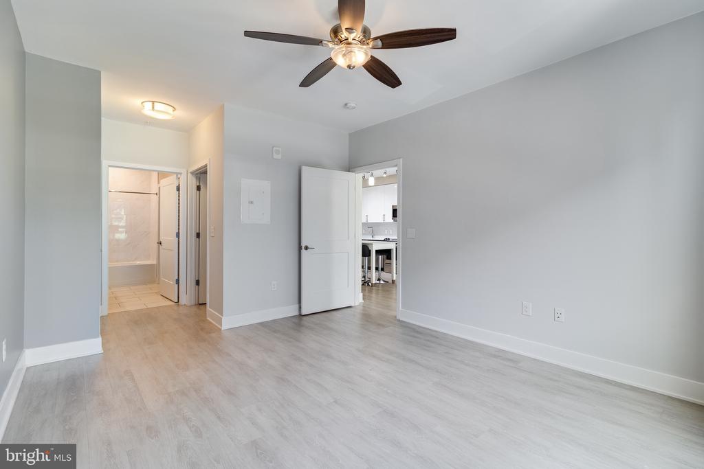 145 RIVERHAVEN DRIVE Unit: 205